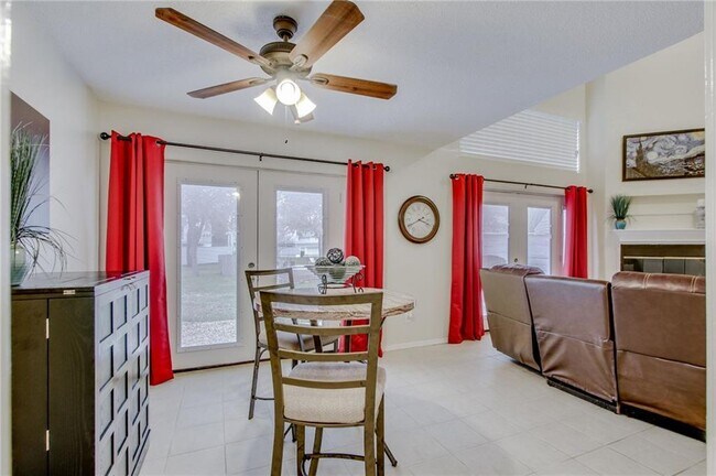 Photo - 631 Cimarron Trail Townhome