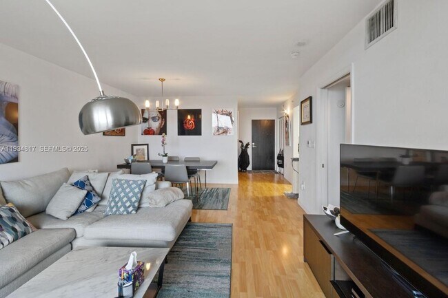 Photo - 90 Alton Rd Unidad 807