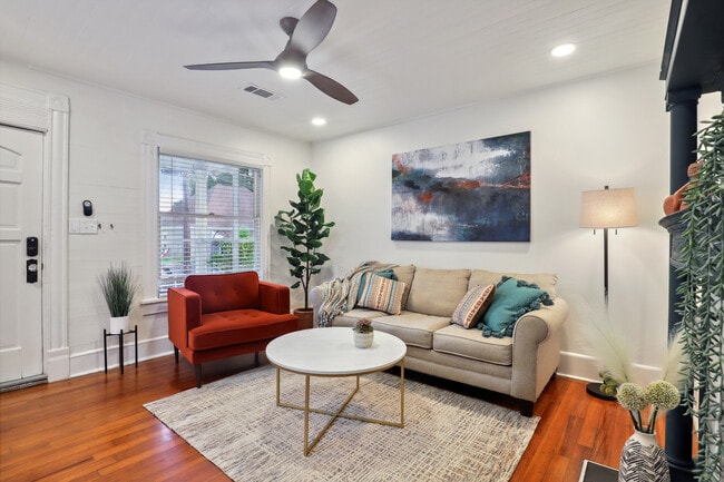 Photo - 199 Powell St SE