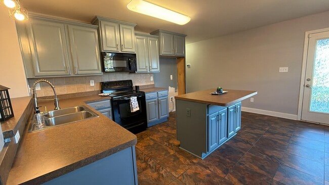 Photo - 176 Fields Pond Dr