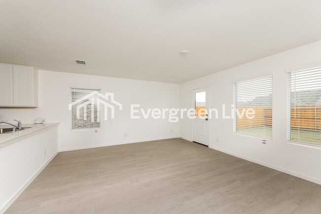 Photo - 1428 Merlin Blf St