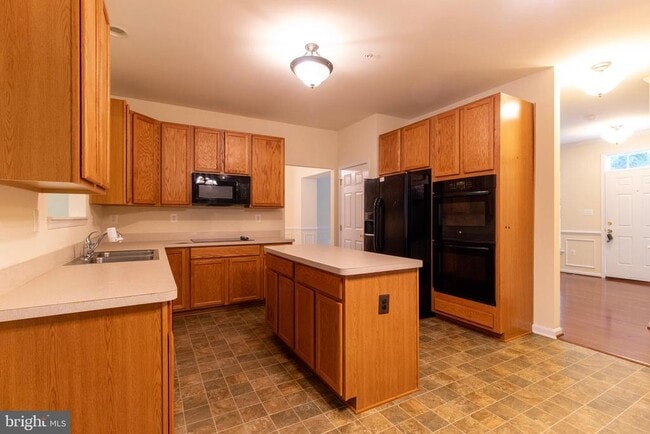 Photo - 8401 Hollow Tree Ln