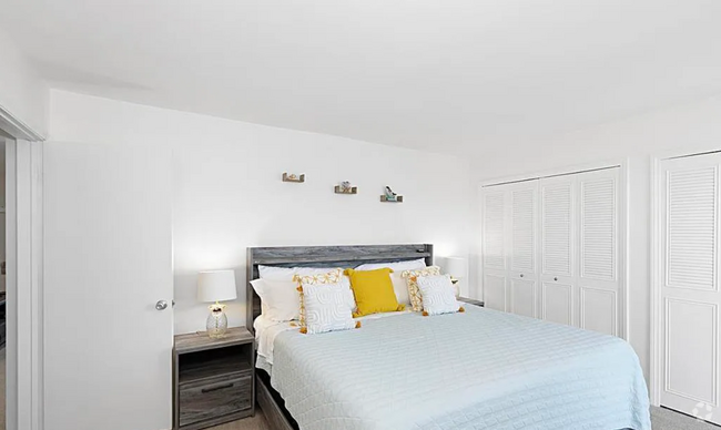 Building Photo - 267 Grove St Unit 4R Rental