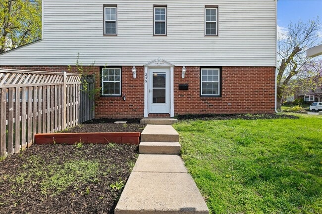 Photo - 239 Nottoway St SE