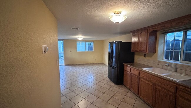 Photo - 1404 Teresa St