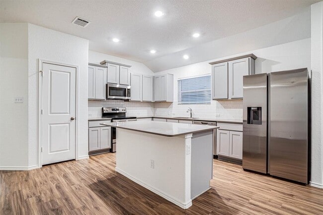 Photo - 414 Bluejack Wy