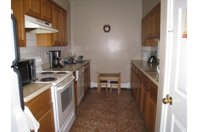 Building Photo - Redstone Apartments