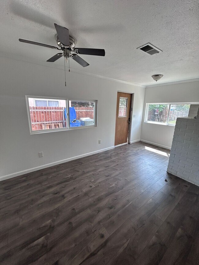 Photo - Move in Ready in North Hanford Central air/heat, lawn service included