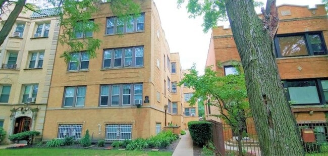 Building Photo - 2 bedroom in CHICAGO IL 60618 Unit 3E