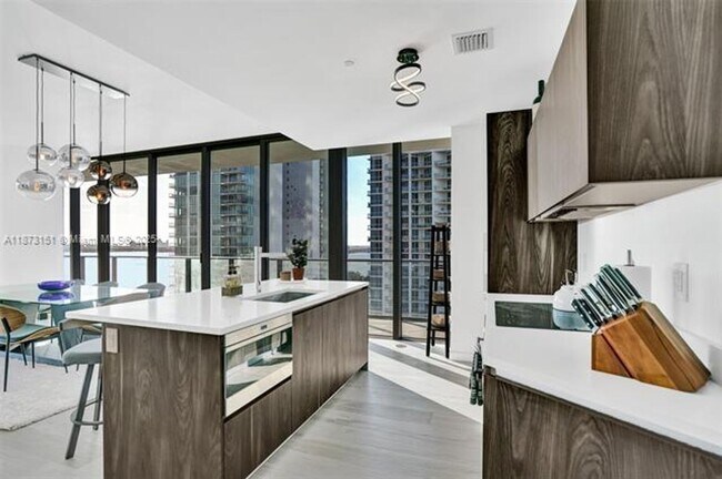 Photo - 480 NE 31st St Unit 480 NE 31st St  1401