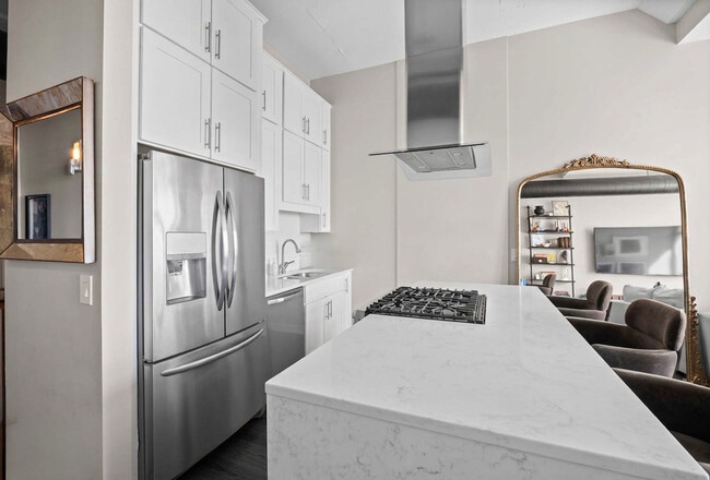 50 E 16th St