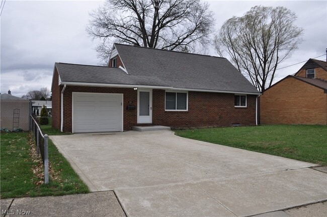 Photo - 539 Royer Ave NW