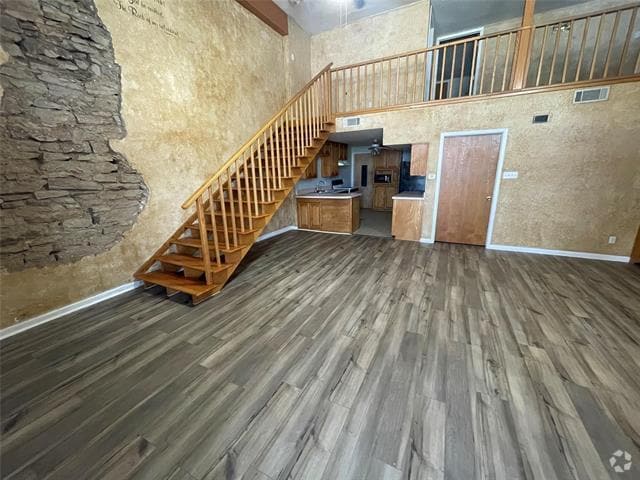 Building Photo - 122 S Main St Rental