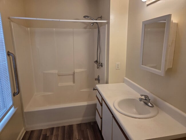 Photo - 101 Charles Ave Unidad C-2