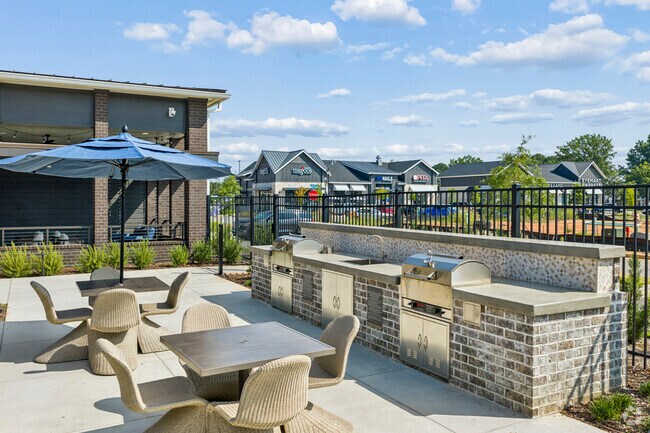 Outdoor Dining Spaces & Gas Grills