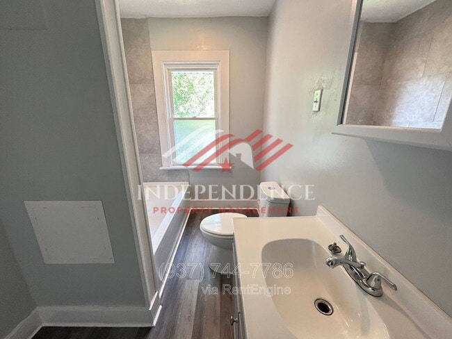 Photo - 951 Ferndale Ave