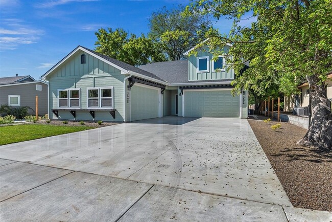 Photo - ? MOVE IN SPECIAL! ? $99.00 1st month rent...
