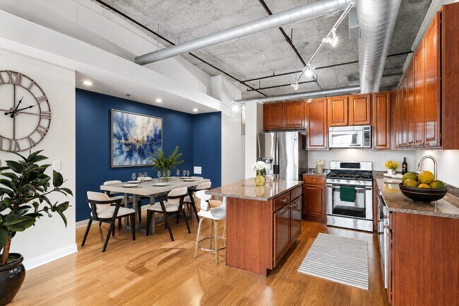 Photo - 933 W Van Buren St Unit 909