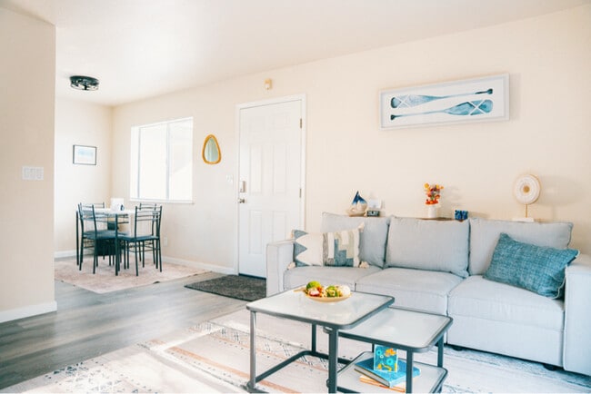 Photo - 828 Murray Rd