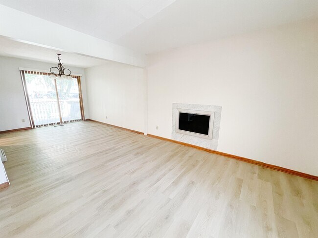 Photo - 1172 Highview Dr