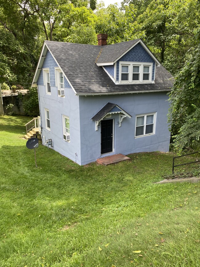 Front entrance - 1019 Tyler Ave House