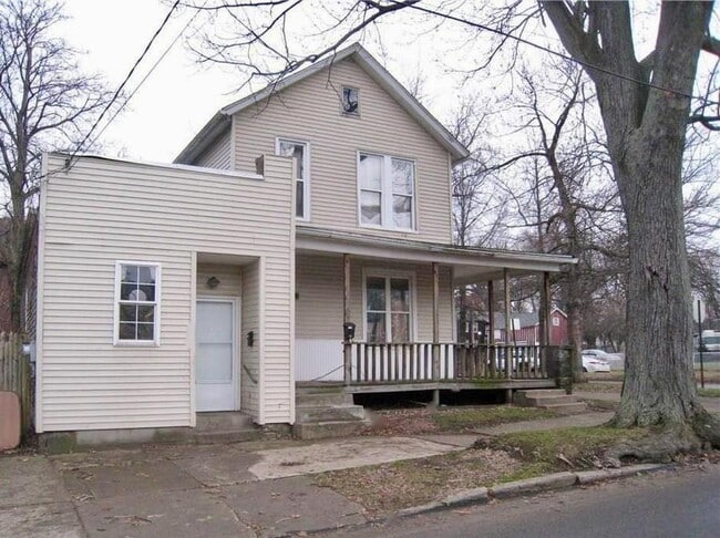 Building Photo - 731 W 4th St Unit 731