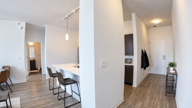 637 N Wells St Unit 2714