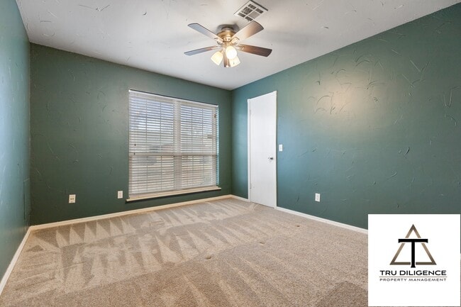 Photo - 1324 Concord Ln