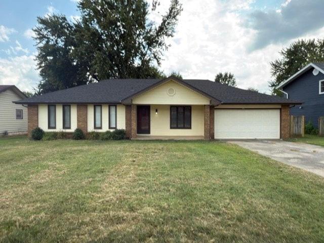 Building Photo - 900 E Walnut Lawn St Rental