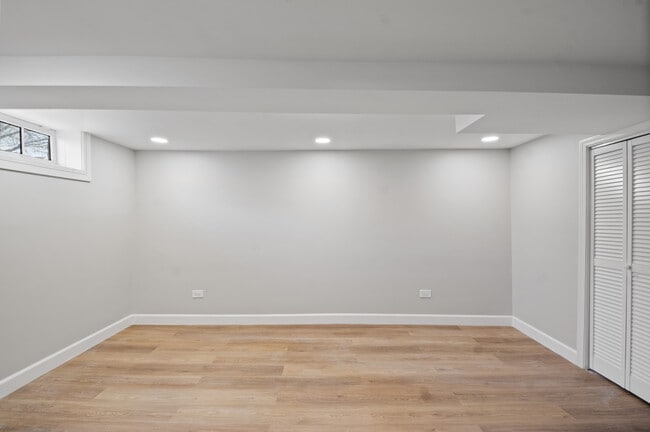 Photo - 3751 N Clifton Ave