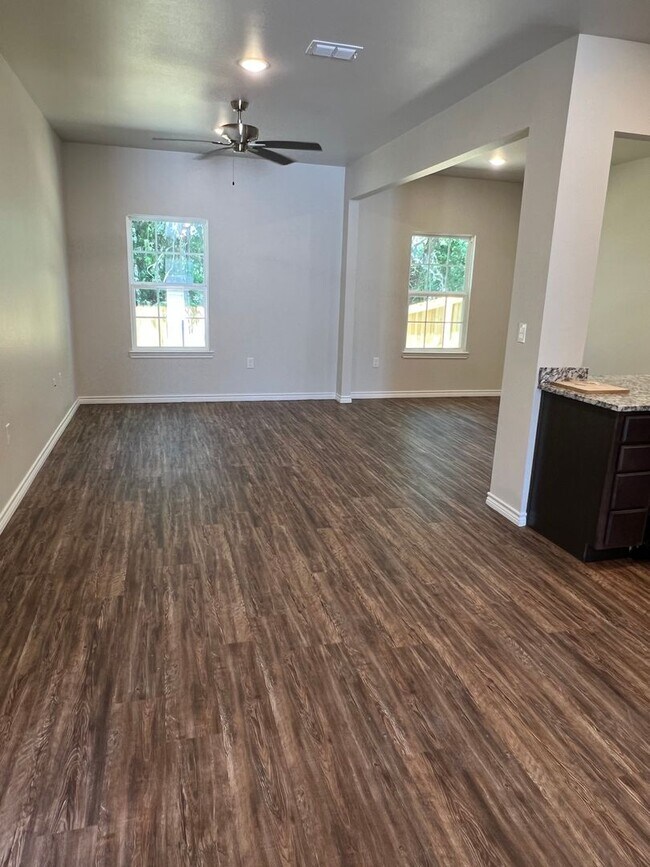 145-147 Village North Circle