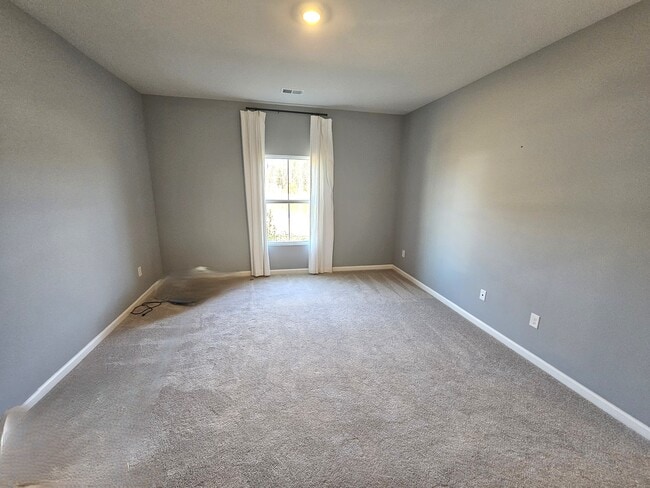 Photo - 108 Saddle St