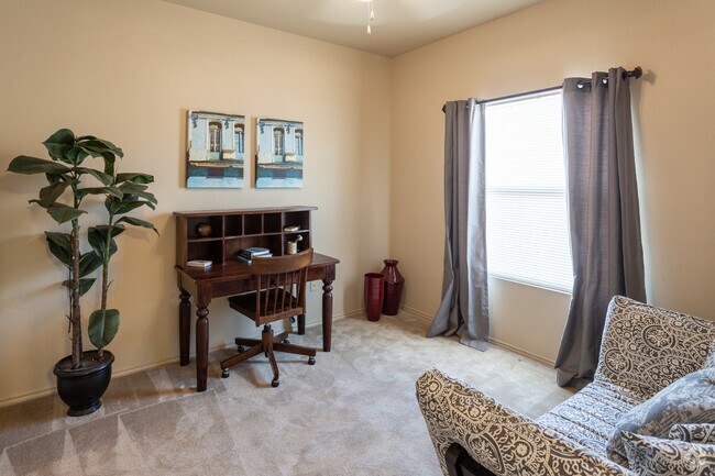 2BR, 2BA 804SF