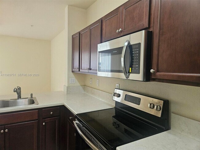 Photo - 142 SE 28th Ter