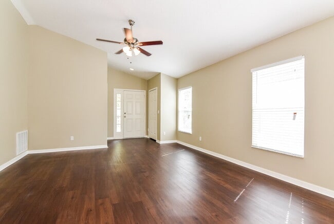 Photo - 7556 Oxford Garden Cir