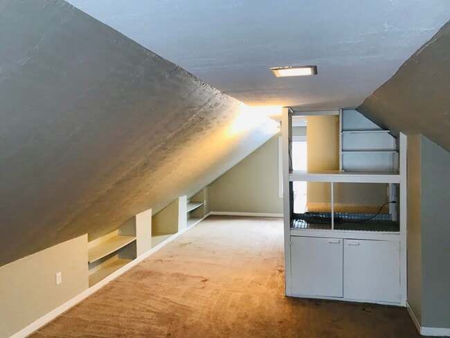 Photo - 4234 Elliot Ave