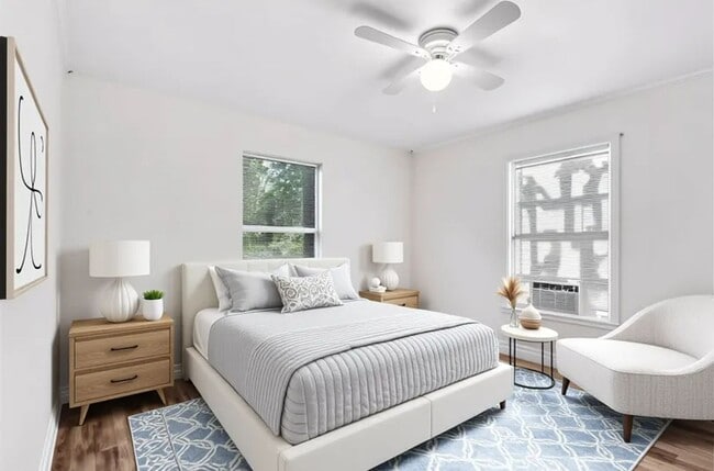 Photo - Charming 2 Bed / 1 Bath Duplex with Backyard