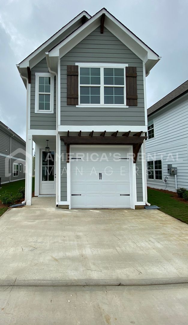 Building Photo - 223 Creek Run Way