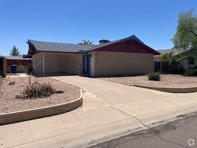 Building Photo - 1733 E Campus Dr Rental