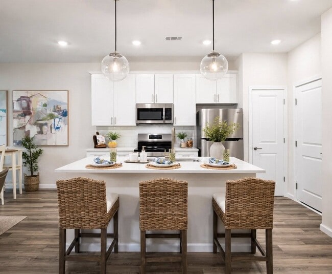 Building Photo - Whisper Creek Village