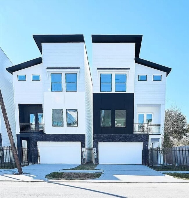 Building Photo - 2724 Rosalie St