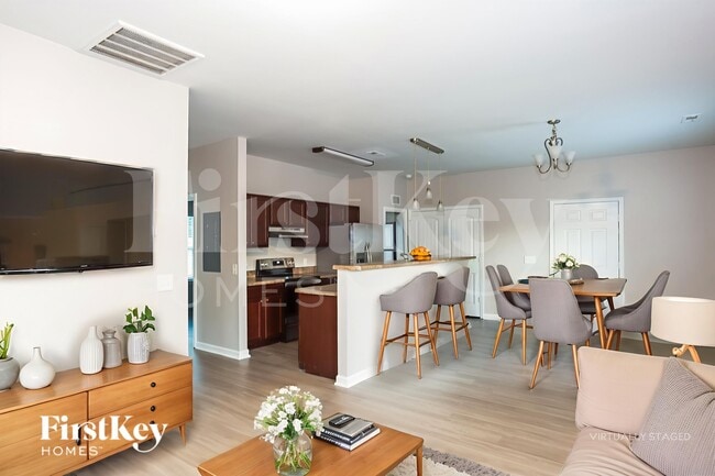 Photo - 161 Princess Ave SW