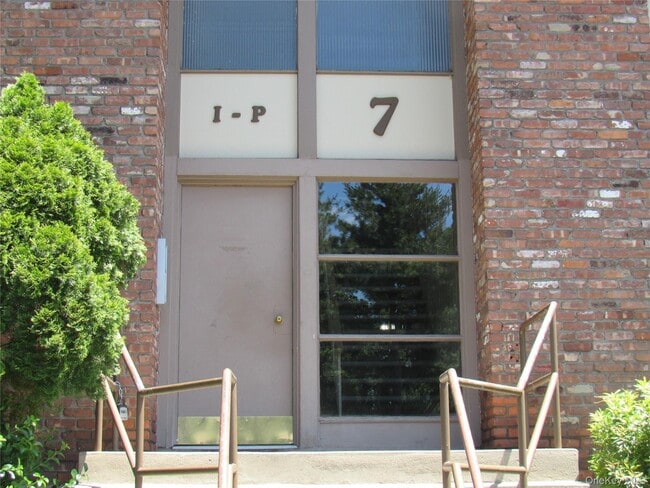 Building Photo - 7 N James St Unit I
