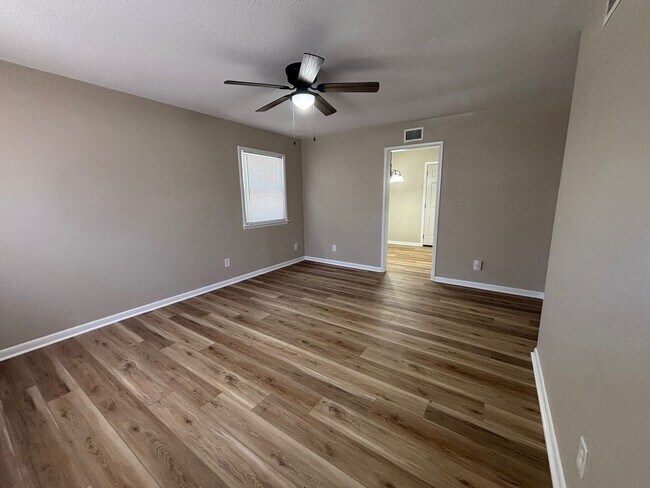 Photo - Stylishly Updated 3 Bedroom Home with Fresh Modern Finishes.