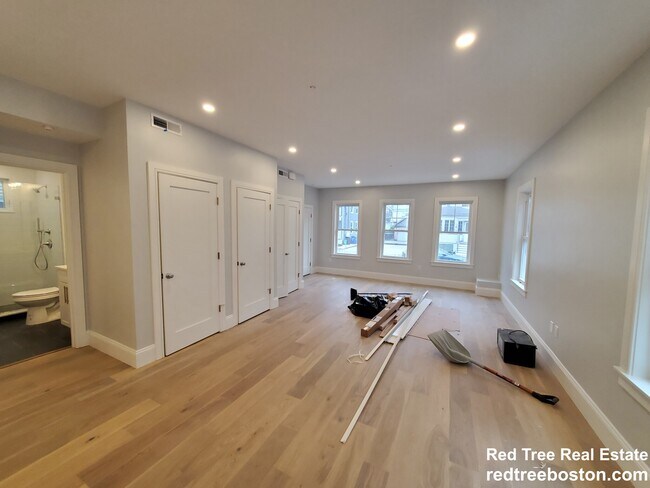 Photo - 55 Fairbanks St Unit 1