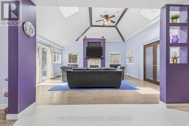 Photo - 161 Herzberg Rd