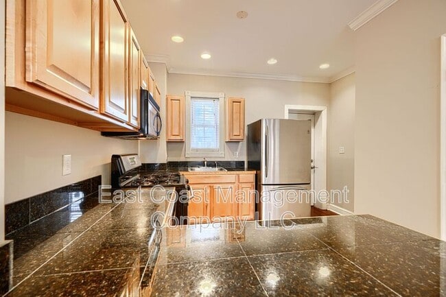 Photo - 1122 Scott St