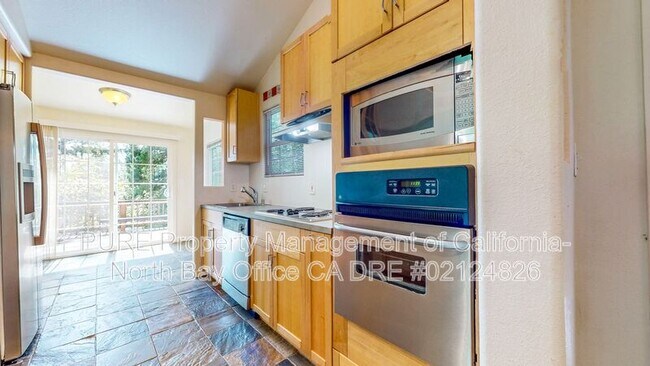 Photo - 17475 Summit Ave