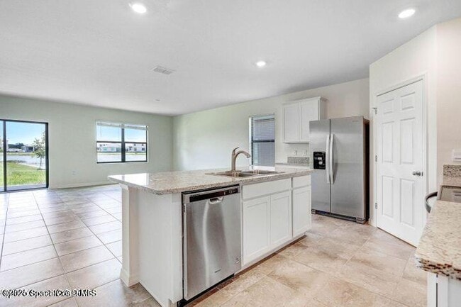 Photo - 1924 Capital Dr SE