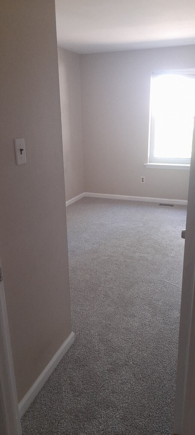 2nd bedroom - 12090 Abby Rd Unit 1st floor